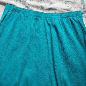 Alia Women's Emerald Green Elastic Band Cotton Pants